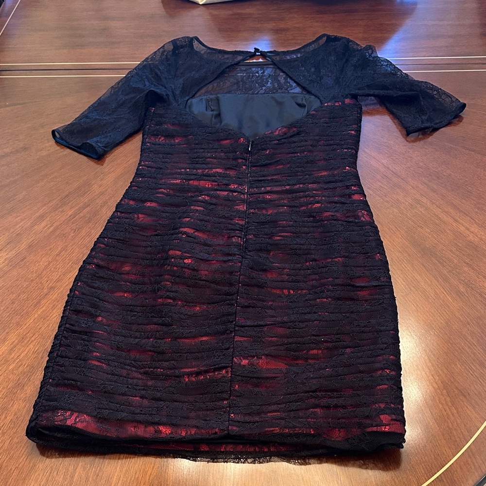 Monique Lhuillier LM Black Lace & Red Ruched Cocktail Dress Size 4 - Picture 10 of 14